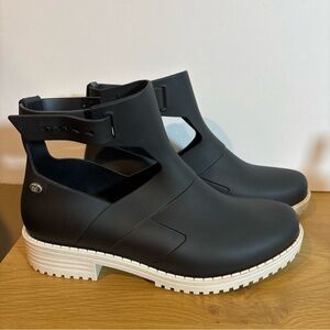 Mel Dreamed by Melissa Jelly Cutout Ankle Booties Black Boots Sz 38 EUR 7 US